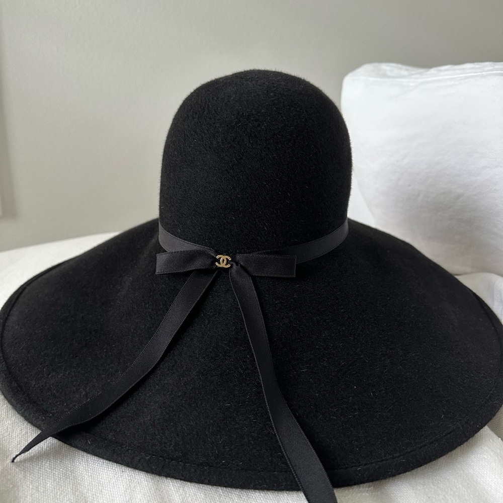 CHANEL Black Wide-Brim Hat with Bow - Picture 2 of 5